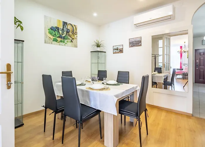 Ultra - Large - Comfy Lägenhet Budapest